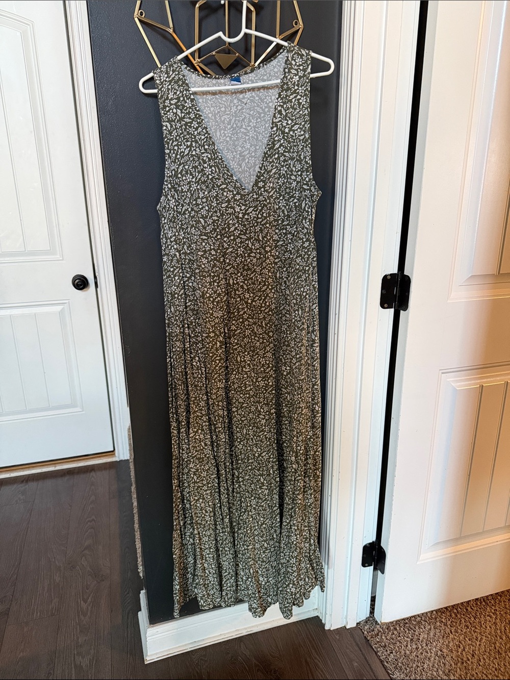 Old Navy Olive Green Floral V-Neck Maxi Dress